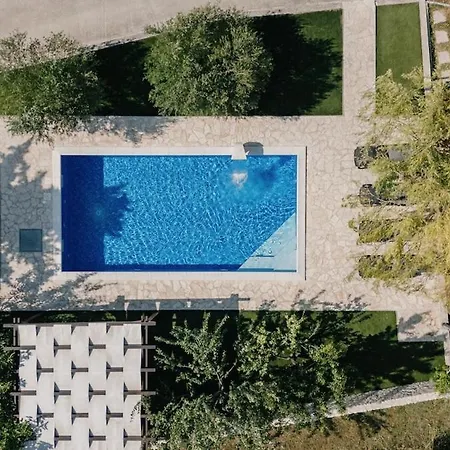 Apartamento Ljubica With Pool