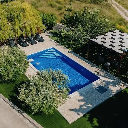 Ljubica With Pool *