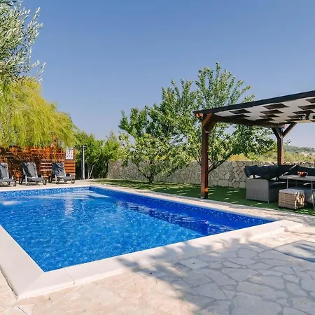 Ljubica With Pool Appartement Krneza