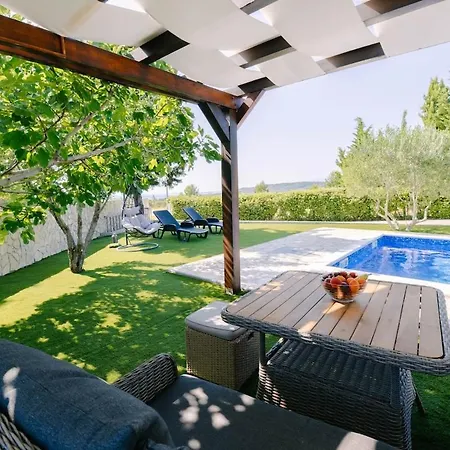 Ljubica With Pool Apartamento Krneza
