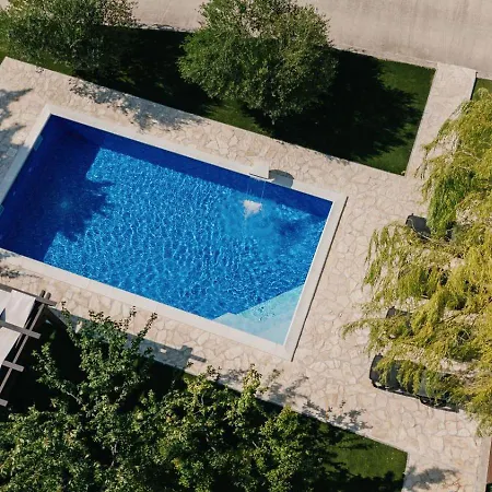 Apartman Ljubica With Pool Krneza