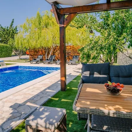 Ljubica With Pool *