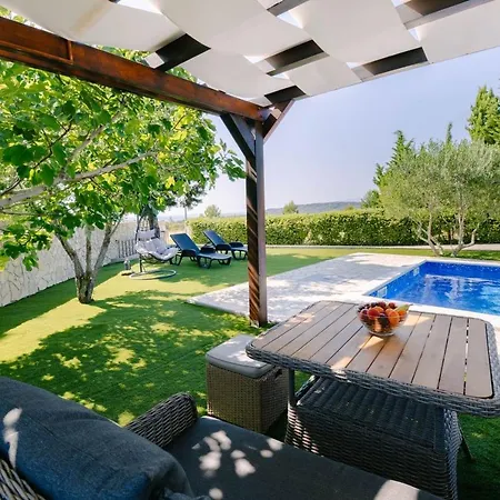 Apartman Ljubica With Pool